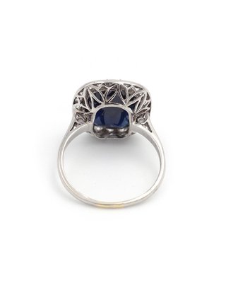 Art Deco Sapphire and Diamond Ring for sale at Pamono