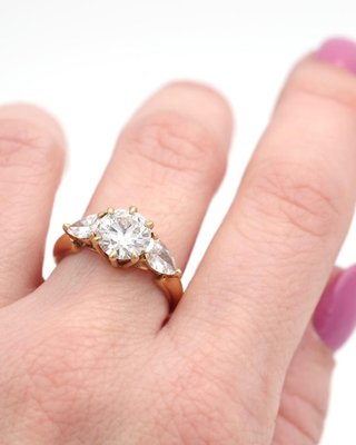 Anello di fidanzamento in oro 18 carati e diamanti