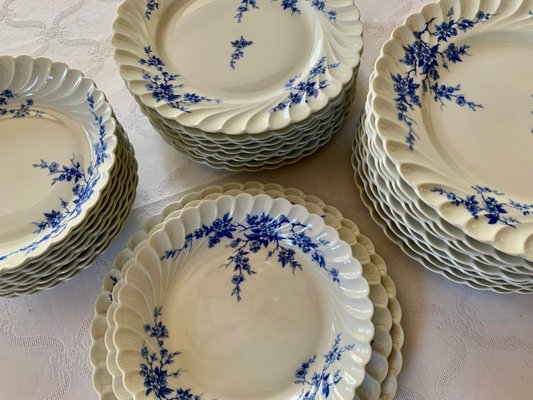 Anciennes assiettes en porcelaine de Limoges