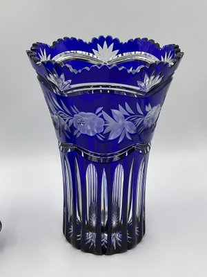 Vaso Art Nouveau in cristallo blu cobalto con incisione