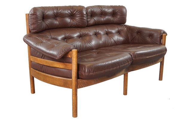 Vintage Tufted Leather Sofa For At, Retro Leather Couch