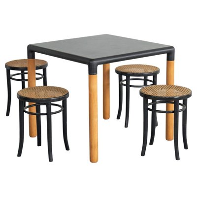 Gerd Lange zugeschriebener Tisch und 4 lackierte Hocker für Thonet, 1940er, 5 . Set bei Pamono kaufen