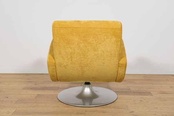 Mid-Century Modern Danish Swivel Chair, 1960s for sale at Pamono