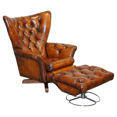 Set aus vollständig handgefärbtem Vintage Sessel aus braunem Leder und Ottomane bei Pamono kaufen