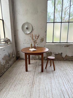 Round Oak Table, 1950s for sale at Pamono