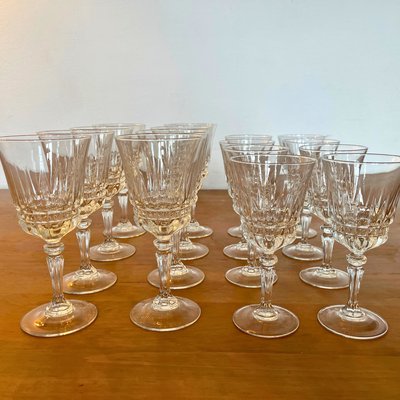 Vintage French Crystal Glasses From Cristal d'Arques Villeneuve Pattern-  Set of 16 for sale at Pamono