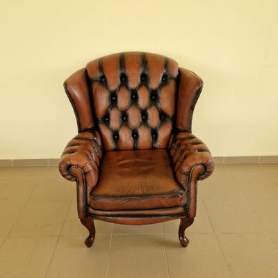 Poltrona Chesterfield in pelle marrone in vendita su Pamono