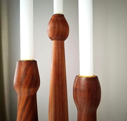 Skandinavische Teak Kerzenständer mit Messingeinsätzen, Dänemark, 1960er, 3er Set