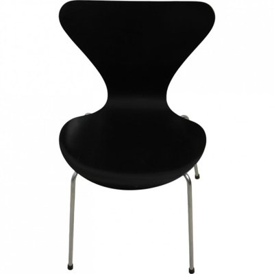 大きな取引 Set 1960s, Jacobsen, Arne by Chairs Seven Black of for 4 置時計