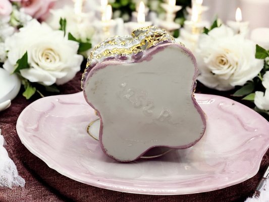 Servizio da caffè barocco in porcellana con decorazioni dorate e