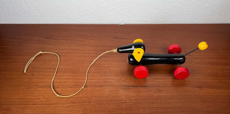 Mid-Century Wiener Hundespielzeug aus Holz von Brio, Schweden, 1960er bei  Pamono kaufen
