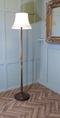 Stehlampe aus Buche mit Leinenschirm, 1930 bei Pamono kaufen