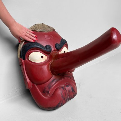 Maschera Tengu tradizionale in legno, Giappone, anni '50 in