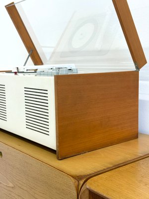 アンプ BRAUN SK6 DIETER RAMS & HANS GUGELOT Dieter Rams, Hans Gugelot. Radio-Phonograph (model SK 4/10