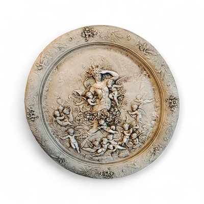 Medallion of Venus with Cherubs, 1800s, Plaster for sale at Pamono