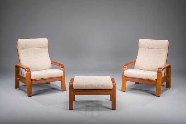Dänische Mid-Century Stühle & Fußhocker aus Teak von HS Design, 1960er, 3er Set bei Pamono kaufen