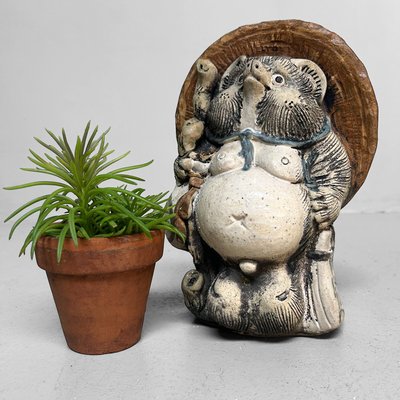 Shimoo - 浮様 丸盆 30cm, Handmade in Japan Decorative Tanuki Statue Shigaraki Ware, Japan, 1960 for sale at