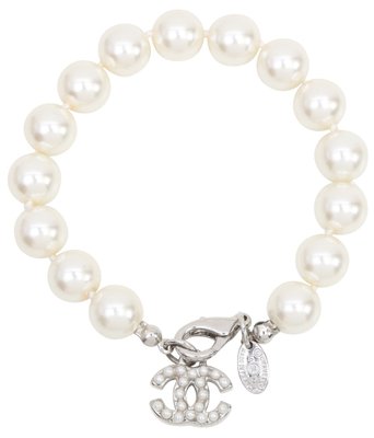 Ivory Pearl CC Charm Bracelet from Chanel, 2010s