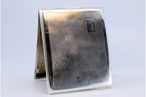 cigarette edge American Tobacco Go Prefilled Pod Guilloche Silver Cigarette Case with