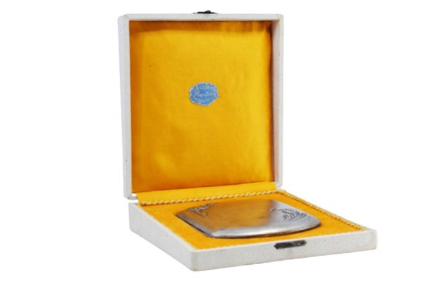Silver Cigarette Case in Relief for sale at Pamono