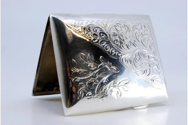 Silver Cigarette Case with Engraved Floral Motifs for sale at Pamono
