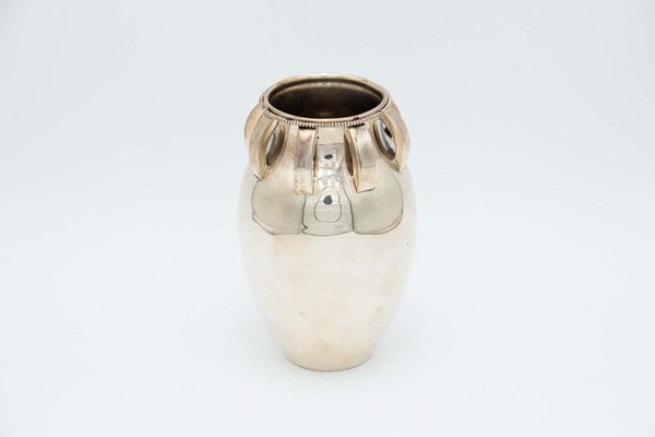 Silberne Blumenvase mit Reliefs bei Pamono kaufen