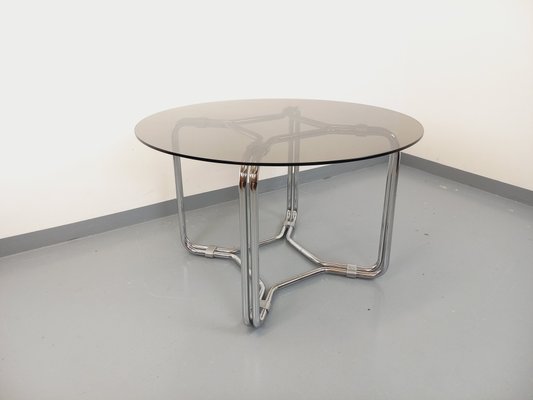 Runder Vintage Esstisch aus Rauchglas & verchromtem Metall, 1970er bei Pamono kaufen