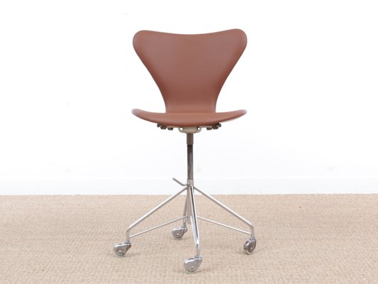 Mid Century Modern Model 3117 Desk Chair By Arne Jacobsen For Fritz Hansen 1969 For Sale At Pamono