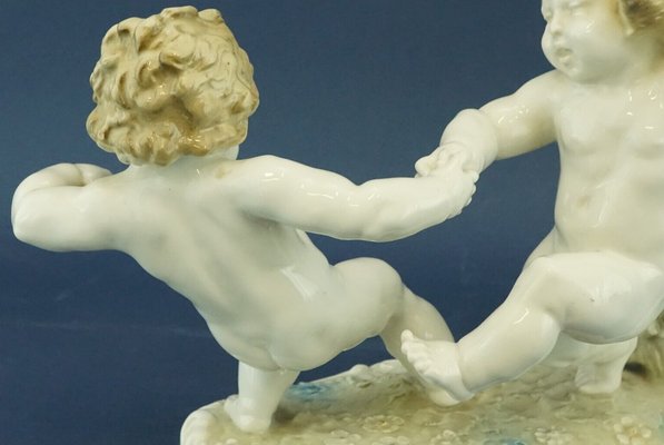 HutchenReuther淡い上品なペール ドイツ製レリーフディッシュ 20th Century Porcelain Sculpture with Triptych of Putti by Karl