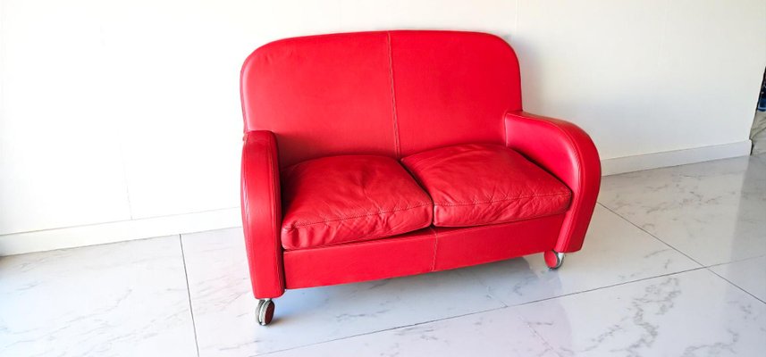 POLTRONA  FRAU 本革赤ソファー John John Sofa by Poltrona Frau - Switch Modern
