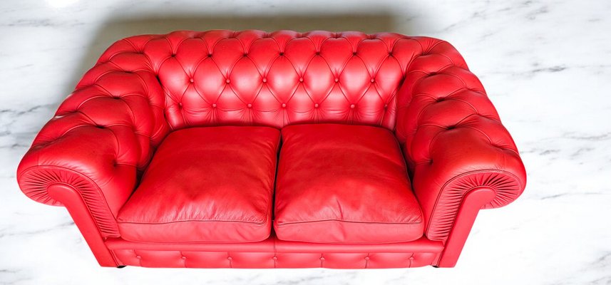 Divano Chester in pelle rossa di Poltrona Frau, 1993 in vendita su