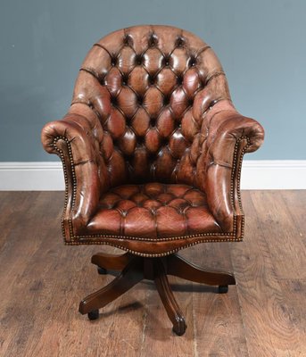 Vintage Chesterfield Chair, 1930 for sale at Pamono