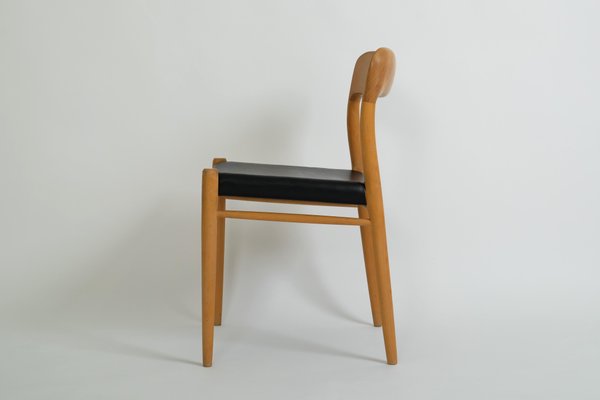 Mid-Century Modern Oak Dining Chair with Black Leather Seat by