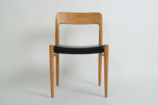 Mid-Century Modern Oak Dining Chair with Black Leather Seat by