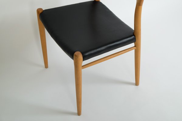 Mid-Century Modern Oak Dining Chair with Black Leather Seat by