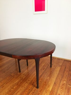Runder Dänischer Mid Century Esstisch aus Palisander von Ib Kofod Larsen für Faarup Møbelfabrik Runder Dänischer Mid Century Esstisch aus Palisander von Ib Kofod Larsen für Faarup Møbelfabrik