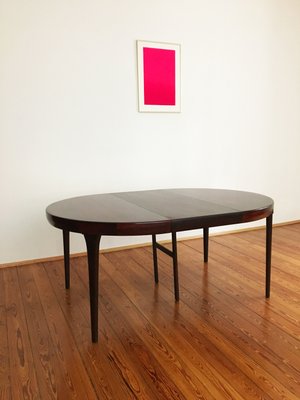Runder Dänischer Mid Century Esstisch aus Palisander von Ib Kofod Larsen für Faarup Møbelfabrik Runder Dänischer Mid Century Esstisch aus Palisander von Ib Kofod Larsen für Faarup Møbelfabrik