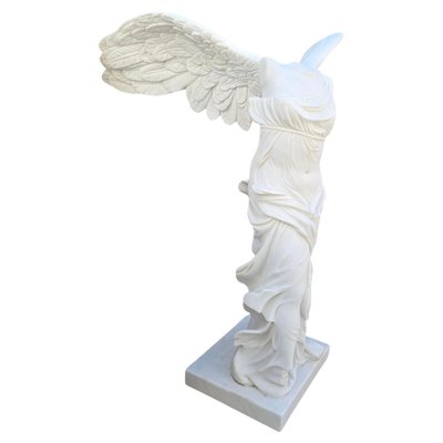 Grande scultura in marmo intagliato a mano di Nike di Samotracia