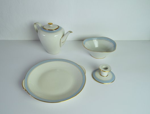 Porzellanservice in Hellblau & Grauweiß mit Vergoldetem Rand, 1950er, 4 . Set bei Pamono kaufen