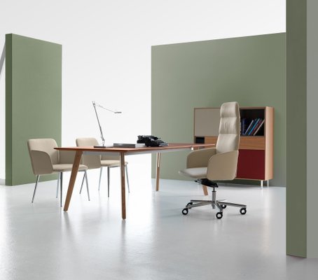 Hanami Soft High Backrest Advanced Managerial Chair by Quinti