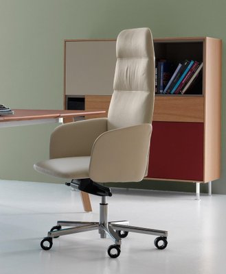Hanami Soft High Backrest Advanced Managerial Chair by Quinti