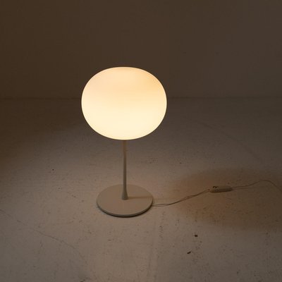 Lampada da tavolo Glo-Ball T2 di Jasper Morrison per Flos in