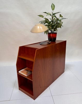 Brutalistisches Design Aufbewahrungsmöbel oder Raumteiler aus Teak mit Regalen, Dänemark, 1970er bei Pamono kaufen