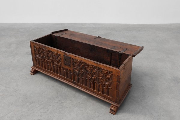 Large 16th Century Gothic Carved Oak Chest, France for sale at Pamono