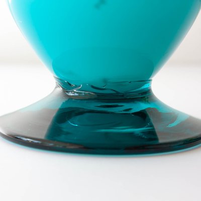 Portugiesische Blaue Vintage Glasvase mit Fuß, 1960er bei Pamono kaufen