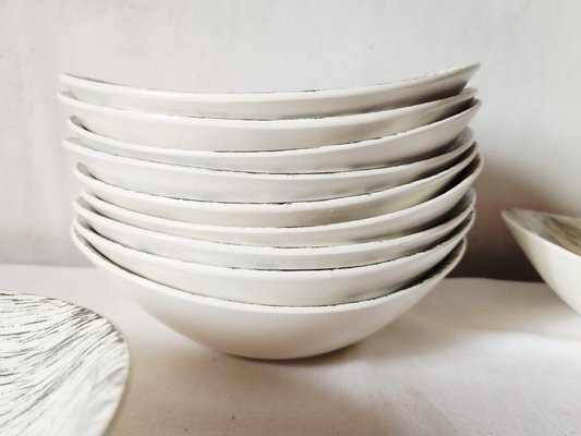 Französische Dessertschalen aus matt glasierter Keramik mit schwarzem Olivenblatt von Salins Toledo, 1960er, 11 Set bei Pamono kaufen