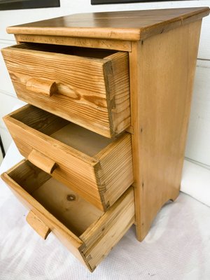 Kleiner Schrank mit 3 Schubladen, 1950er bei Pamono kaufen