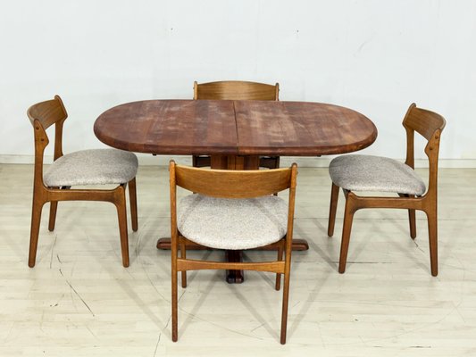 Extendable Dining Table in Teak from Dyrlund for sale at Pamono