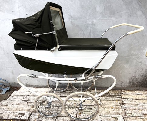 Englischer Vintage Freeway Coachbuilt Kinderwagen in Dunkelgrn & Wei,  1960er bei Pamono kaufen