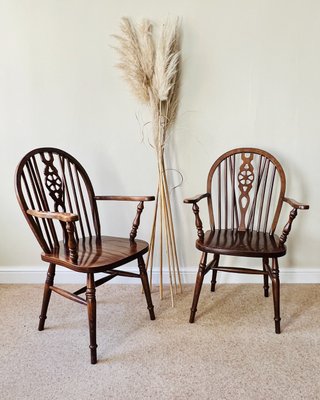 Mid-Century English Windsor Wheelback Armchairs in Oak, 1950s, Set